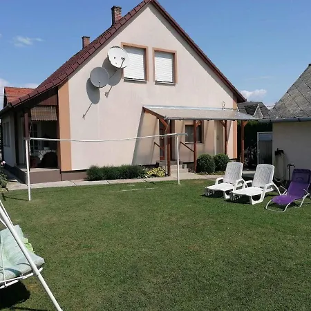 In Balatonmariafuerdo 19233 Апартаменты