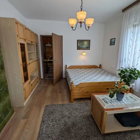 In 19233 شقة Balatonmáriafürdő